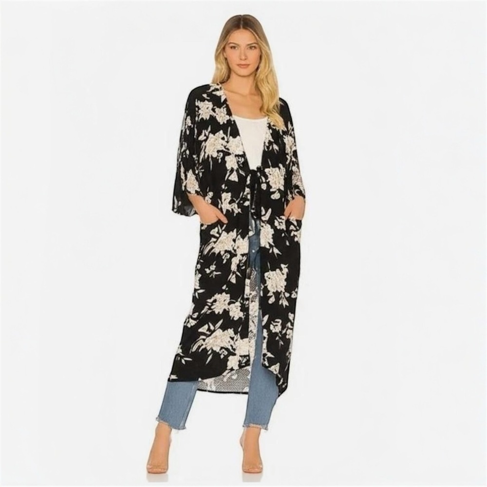Spiritual Gangster Maya black floral print kimono